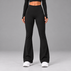 nerva-flow-flare-leggings-black-front NERVA Flow Flare Leggings i svart, framifrån.