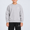 nerva-kids-motion-pants-black-detail NERVA Kids Motion Pants i svart med vit logotyp på benet, tillsammans med grå sweatshirt.